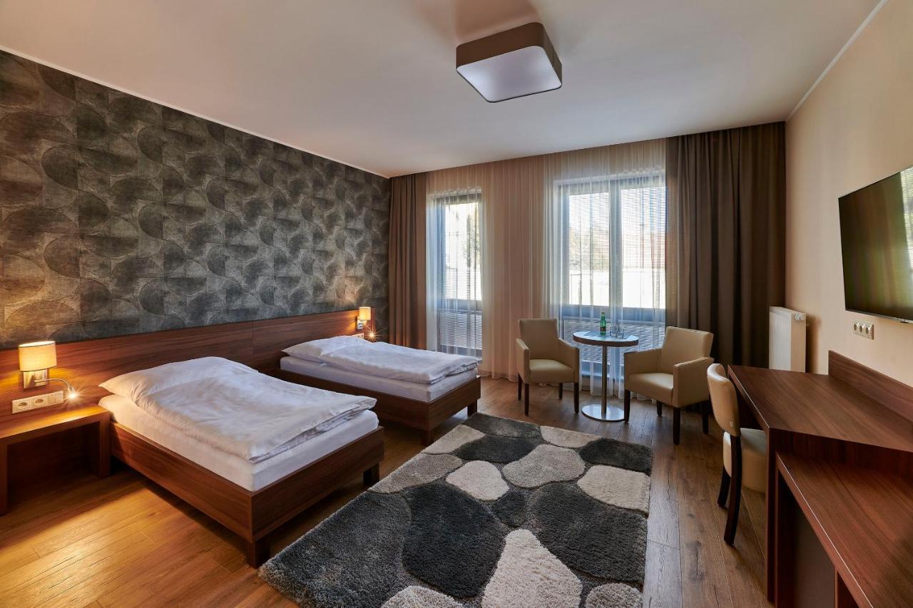 Penzion Skalica Bagian luar foto