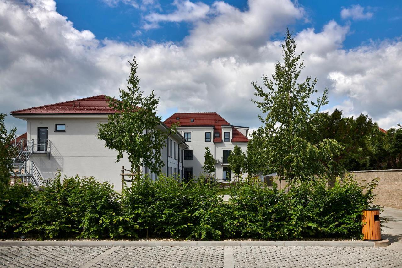Penzion Skalica Bagian luar foto